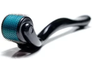 Comment utiliser le derma roller pour stimuler la croissance des cheveux ? derma roller
