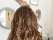 Balayage sur Cheveux Bruns: Secrets pour un Éclat Naturel Balayage sur Cheveux Bruns