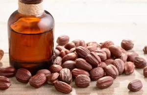 Huile de Jojoba : Avis et Bienfaits selon les Dermatologues Huile de Jojoba