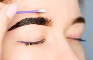 Sourcils henné : durée, résultats et avis pratiques Sourcils au Henné