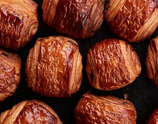 Pain au chocolat : calories, nutriments et alternatives plus légères Pain au chocolat - calories