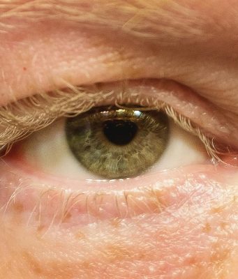 Est-ce que les cils repoussent ? Tout ce qu’il faut savoir Est-ce que les cils repoussent