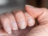 Ongles en gel : comment gérer une cassure au milieu ? ongle-en-gel-casse-au-milieu