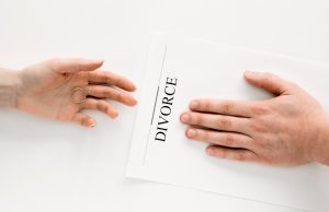 Divorce à Nice : pourquoi les couples de la Côte d’Azur se séparent davantage l’été ? Divorce à Nice