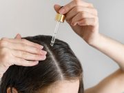 Huile de ricin : comment l’appliquer sur les cheveux ? huile-de-ricin-sur-les-cheveux