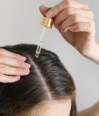 Huile de ricin : comment l’appliquer sur les cheveux ? huile-de-ricin-sur-les-cheveux