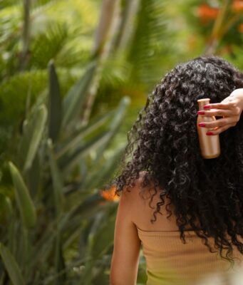Soin pour cheveux bouclés : guide pratique pour une chevelure saine Soin pour cheveux bouclés