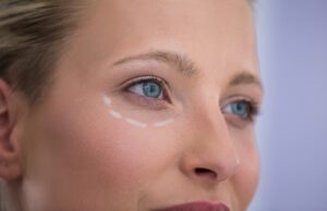 Les meilleures astuces pour illuminer le contour des yeux contour des yeux