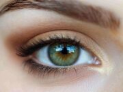 Comprendre les yeux hazel : origine, charme et particularités yeux-hazel