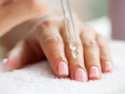 Huile de ricin ongles : le guide complet pour une pousse rapide ongle-huile-de-ricin