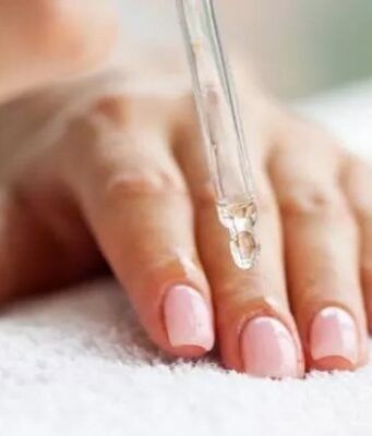 Huile de ricin ongles : le guide complet pour une pousse rapide ongle-huile-de-ricin