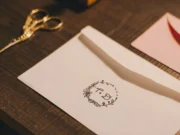 Comment choisir vos enveloppes de mariage : le guide complet pour un rendu élégant et cohérent Comment choisir vos enveloppes de mariage