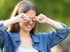 Yeux qui grattent : causes fréquentes et solutions pour les soulager yeux-qui-grattent