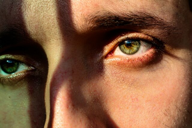 yeux-vert-marron