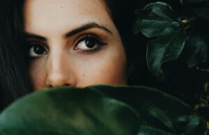 Jully : son influence et son univers dans la beauté et le lifestyle jully
