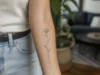 Tattoo minimaliste : comment les traits fins vieillissent-ils ? Tattoo minimaliste : comment les traits fins vieillissent-ils ?