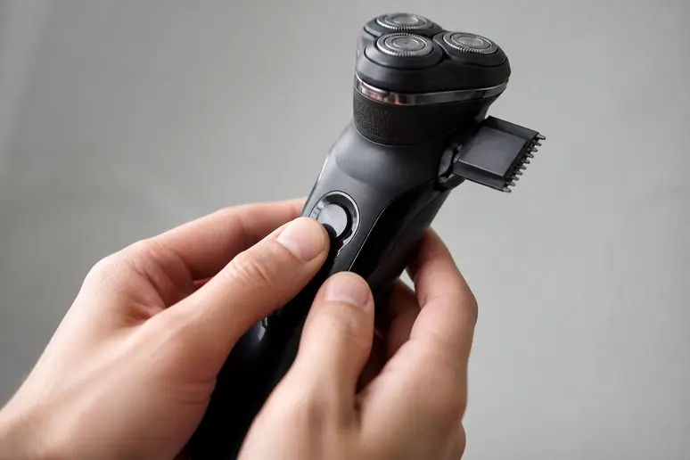 Utilisation d'un rasoir Elios multifonction pour un soin corporel tout en douceur